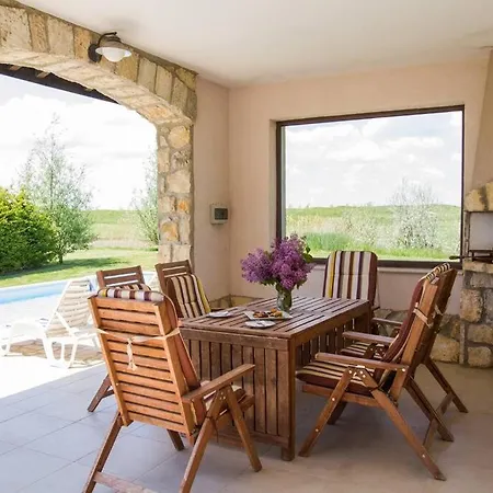 Large And Luminous Private Villa, With Pool. Vilă Balcic