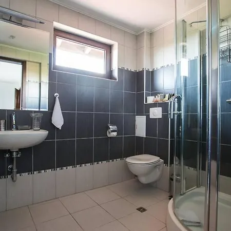 Large And Luminous Private Villa, With Pool. Vilă