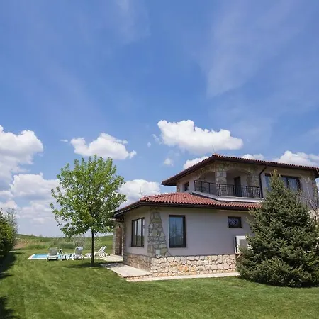 Vilă Large And Luminous Private Villa, With Pool. *