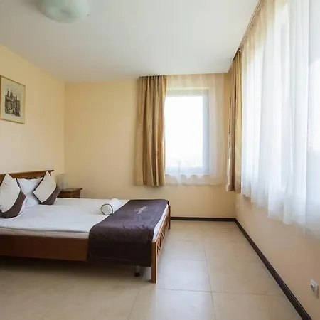 Vilă Large And Luminous Private Villa, With Pool. Balcic