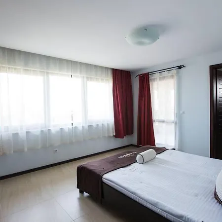 Villa Large And Luminous Private Villa, With Pool. *