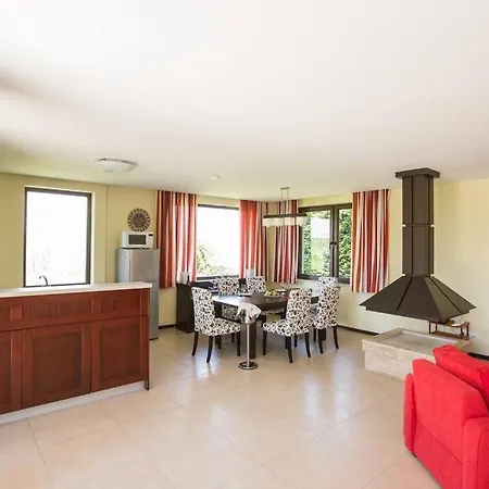 Large And Luminous Private Villa, With Pool.