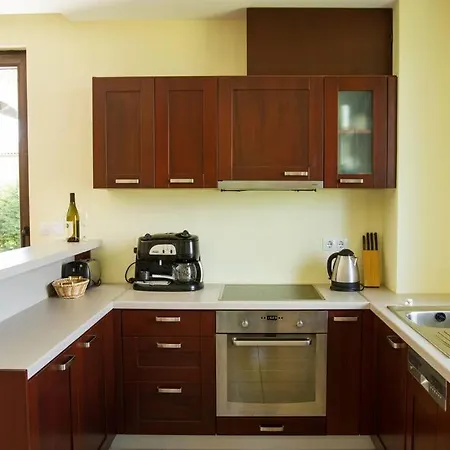Large And Luminous Private Villa, With Pool. Villa *