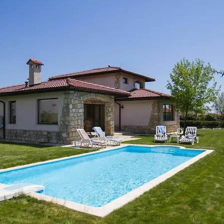 Large And Luminous Private Villa, With Pool. *