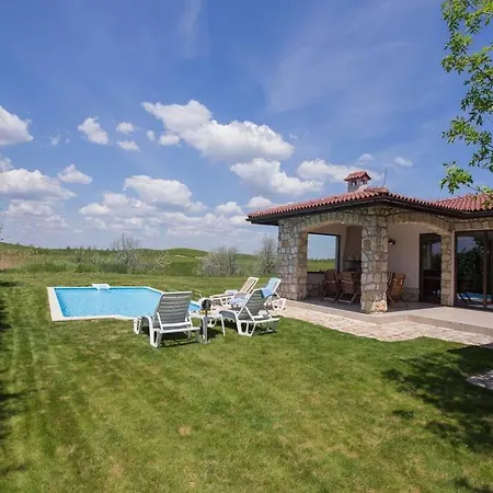 Large And Luminous Private Villa, With Pool. *